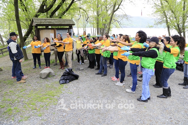 World Mission Society Church of God, Legislator, Christopher Eachus, Orange County, New Windsor, NY, New York, Plum Point Park, Hudson River, Environment, Cleanup, Beautification, Volunteerism, Volunteer