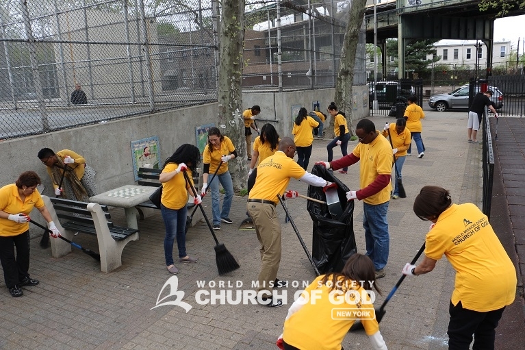 world mission society church of god, wmscog, church of god in new york, ridgewood, queens, rosemary's playground, environmental protect, park cleanup, yellow shirt volunteers