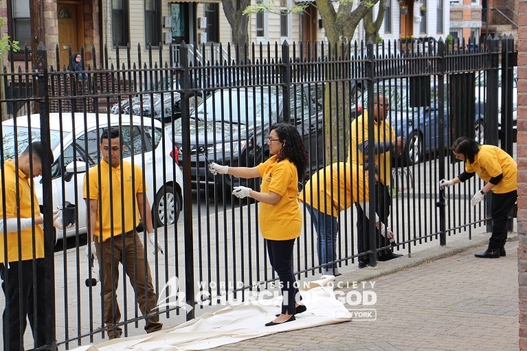 world mission society church of god, wmscog, church of god in new york, ridgewood, queens, rosemary's playground, environmental protect, park cleanup, yellow shirt volunteers