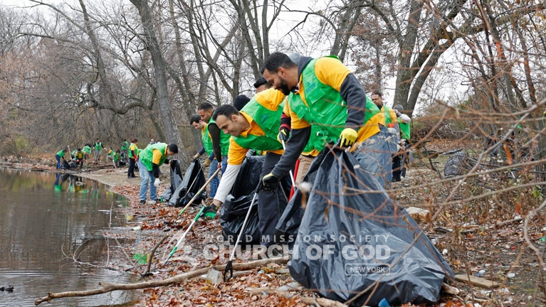 World Mission Society Church of God, wmscog, Mother's Street, cleanup, movement, mother, campaign, trash, garbage, leaves, volunteers, volunteerism, unity, global, world, new york, the bronx, albany, middletown, buffalo, rochester, long island, christian