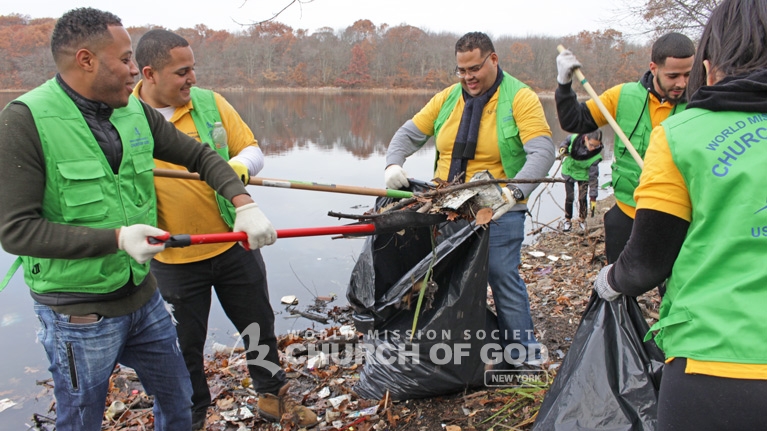 World Mission Society Church of God, wmscog, Mother's Street, cleanup, movement, mother, campaign, trash, garbage, leaves, volunteers, volunteerism, unity, global, world, new york, the bronx, albany, middletown, buffalo, rochester, long island, christian