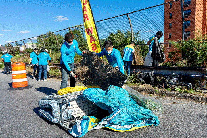 ASEZ Students Clean up Park Avenue in the Bronx