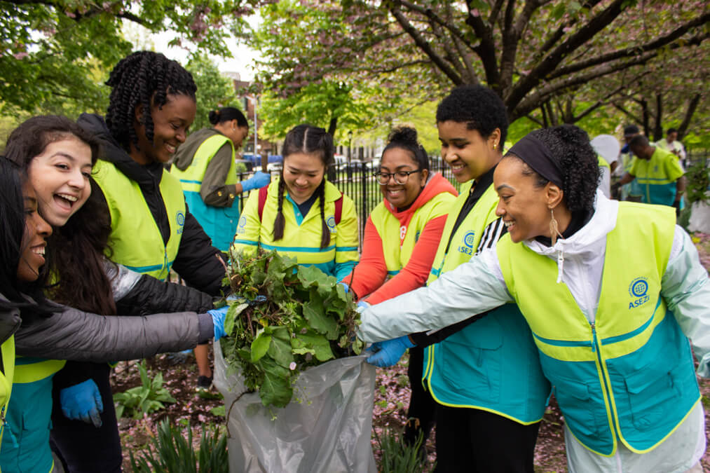 ASEZ WAO Church of God young adult worker volunteers maria hernandez park cleanup